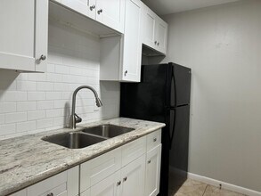 2101 6th Ave N in Texas City, TX - Building Photo - Building Photo