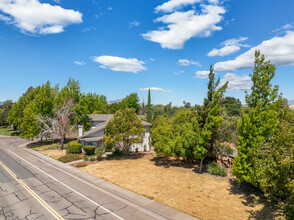 2118 Woolner Ave in Fairfield, CA - Building Photo - Building Photo