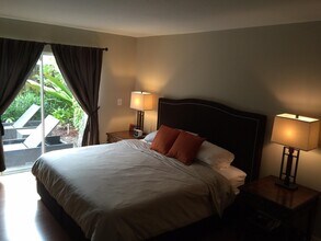 9972 NW 2nd Ct in Plantation, FL - Building Photo - Building Photo