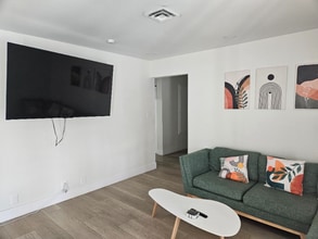 105 Marigold Ln in Las Vegas, NV - Building Photo - Building Photo