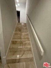6205 1/2 Nita Ave in Los Angeles, CA - Foto de edificio - Building Photo
