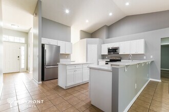 2202 Lake Pointe Cir in Leesburg, FL - Foto de edificio - Building Photo