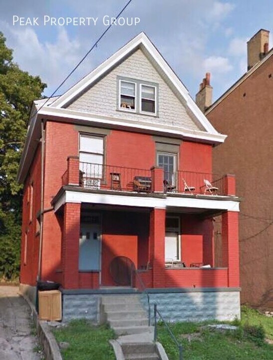 2312 Rohs St in Cincinnati, OH - Building Photo