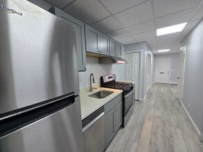 5 Belknap St, Unit 5 in Dedham, MA - Building Photo - Building Photo