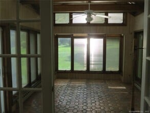 57 Castle Meadow Rd in Newtown, CT - Building Photo - Building Photo