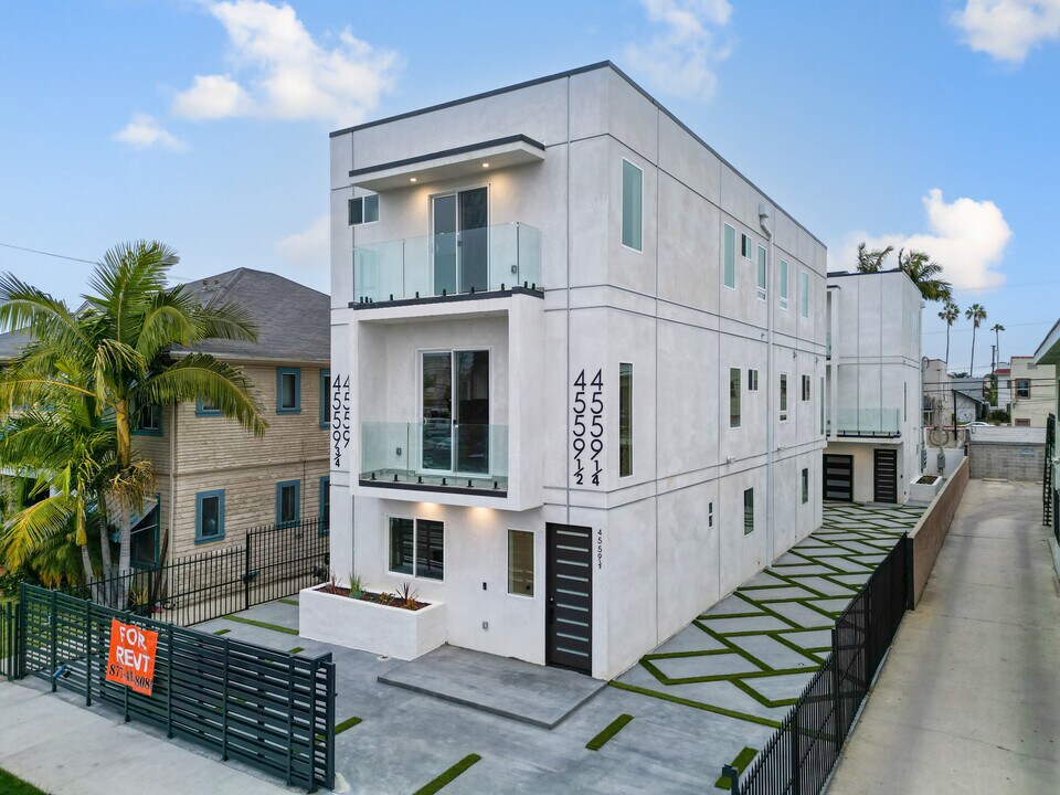 4559 W 18th St, Unit .25 in Los Angeles, CA - Building Photo