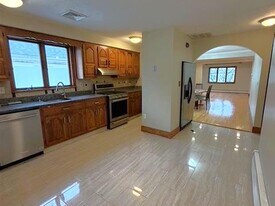 33 Lafayette St, Unit 2 in Arlington, MA - Building Photo