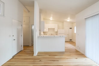 Six Hundred Park Avenue in Capitola, CA - Foto de edificio - Interior Photo