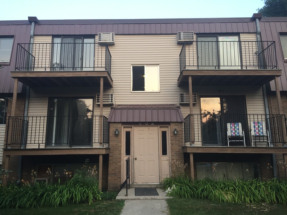 502 Lewis Ave in Larimore, ND - Building Photo