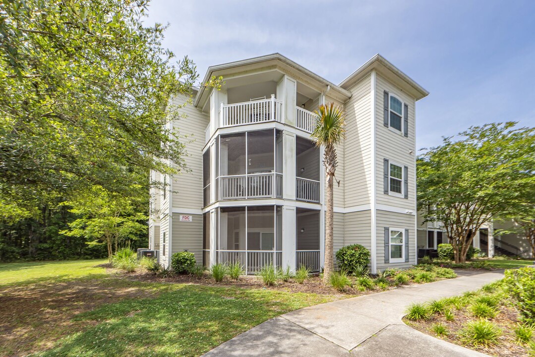 1300 Park W Blvd in Mount Pleasant, SC - Building Photo