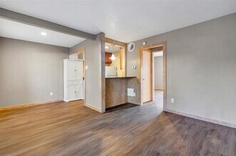 5727 Richmond Ave in Dallas, TX - Foto de edificio - Building Photo