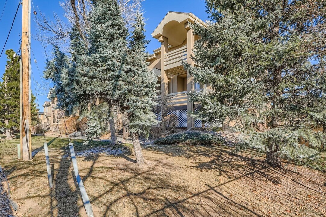 4501 E Kentucky Cir in Denver, CO - Building Photo