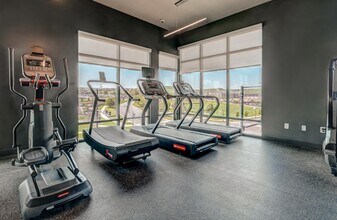 Novus in Lone Tree, CO - Foto de edificio - Building Photo