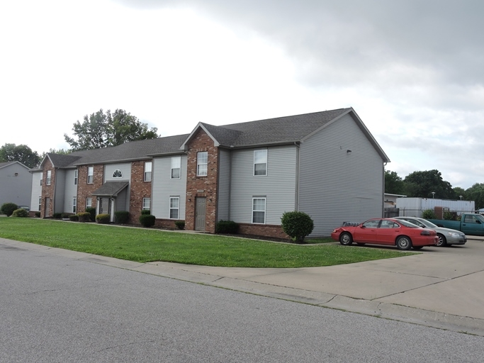 2923-2927 Horizon Dr in West Lafayette, IN - Building Photo