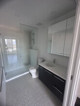 2425 Alpha Ave in Burnaby, BC - Building Photo - Building Photo