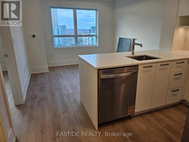 206 King St W in Hamilton, ON - Building Photo - Building Photo