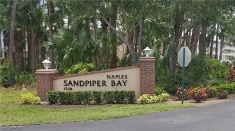 3061 Sandpiper Bay Cir in Naples, FL - Building Photo