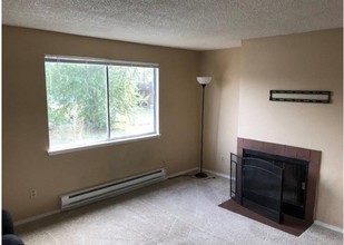 804 74th St E in Tacoma, WA - Foto de edificio - Interior Photo