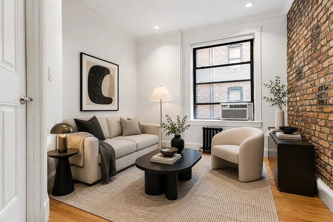 102 Christopher St, Unit 4E