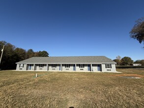 36 County Road 4230, Unit 202 in Pittsburg, TX - Foto de edificio - Building Photo