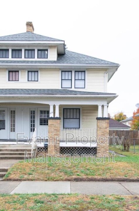 472-474-474 E Cecil St in Springfield, OH - Foto de edificio