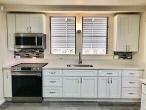 1695 Kamamalu Ave in Honolulu, HI - Building Photo - Building Photo