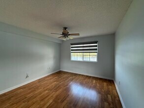 3736 NW Mediterranean Ln in Jensen Beach, FL - Foto de edificio - Building Photo