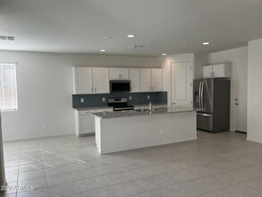 9323 E Sector Dr in Mesa, AZ - Building Photo - Building Photo