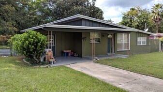 2144 La Valle Dr in Jacksonville, FL - Building Photo