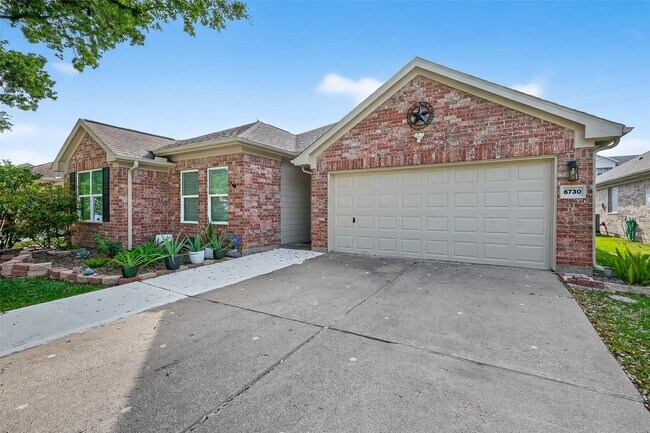 property at 6730 Oakleaf Trail Ln