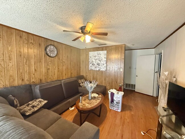 12402 Gentry St in Tyler, TX - Building Photo - Building Photo