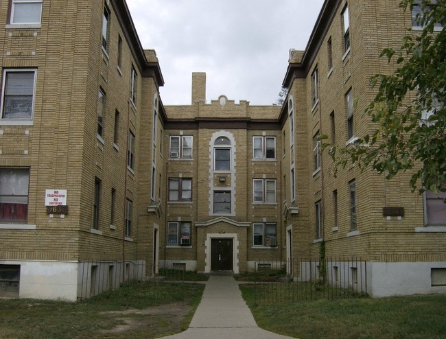 The Commodore Apartments in Cincinnati, OH - Building Photo - Building Photo