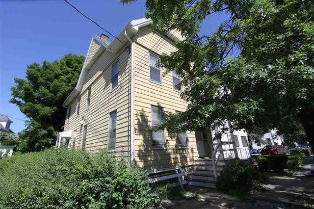 194 Clinton Ave in Kingston, NY - Building Photo