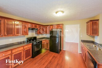 161 Solomon Dr in Ellenwood, GA - Building Photo - Building Photo