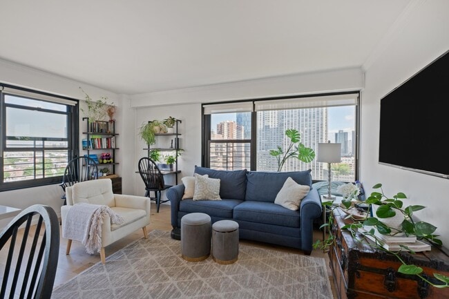 135 Montgomery St in Jersey City, NJ - Building Photo - Building Photo
