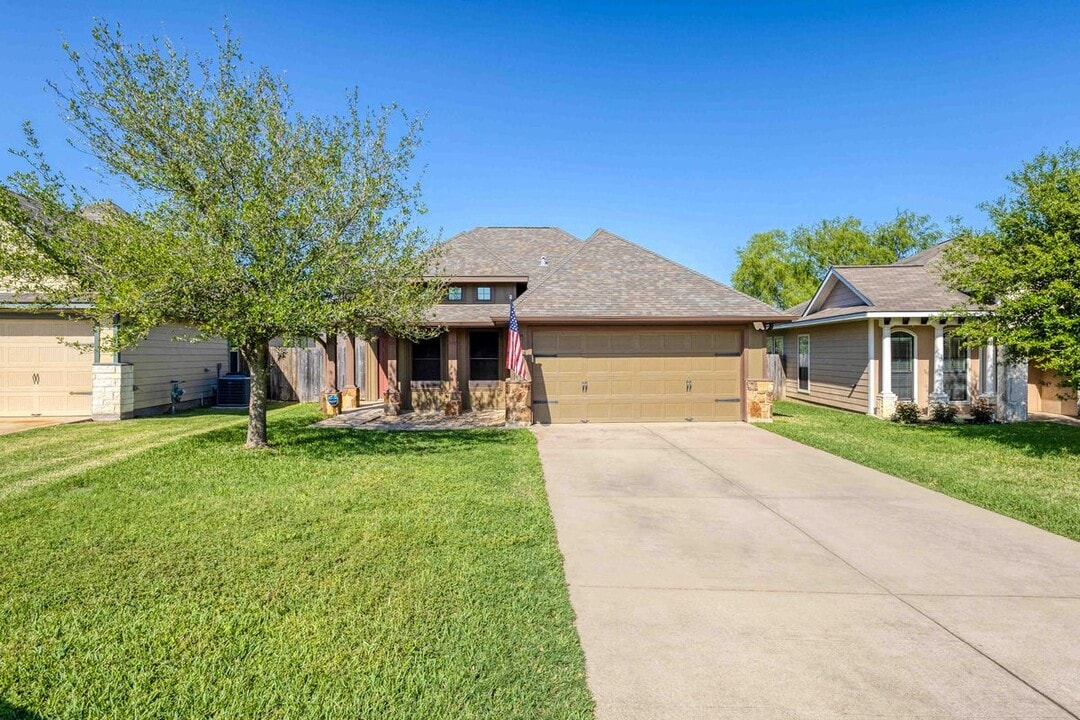 203 Simi Dr in College Station, TX - Building Photo