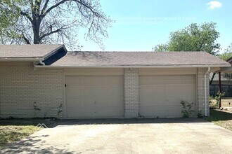 221 Ellis St in San Marcos, TX - Building Photo - Building Photo