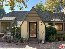 555 S Westgate Ave in Los Angeles, CA - Building Photo