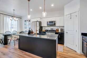 1933 4260 W in Eagle Mountain, UT - Building Photo - Building Photo