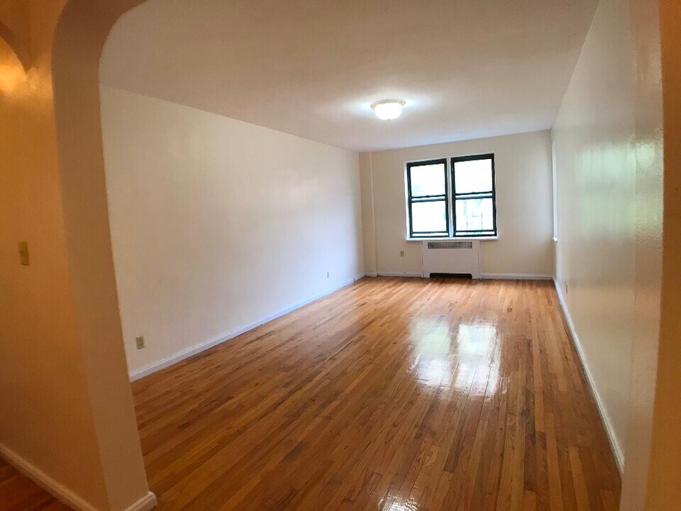 50 Overlook Terrace in New York, NY - Building Photo