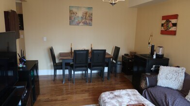 2838 N Francisco Ave, Unit 2B in Chicago, IL - Building Photo - Building Photo