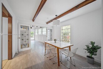 320 W 55th St in Miami Beach, FL - Building Photo - Building Photo