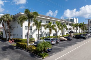 Waterside on the Intracoastal Condominium Res in Fort Lauderdale, FL - Building Photo