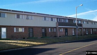 545 Smithridge Park in Reno, NV - Building Photo