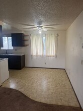 5040 E St in Springfield, OR - Building Photo - Building Photo