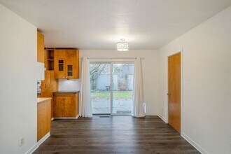 8715 N Washburne Ave in Portland, OR - Building Photo - Building Photo