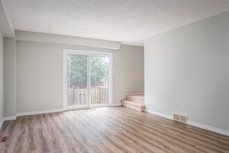 110 Deveron Crescent in London, ON - Building Photo - Building Photo