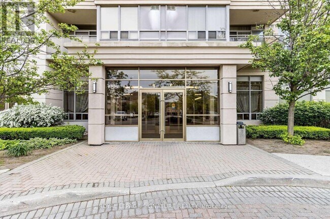 55 Strathaven Dr in Mississauga, ON - Building Photo - Building Photo