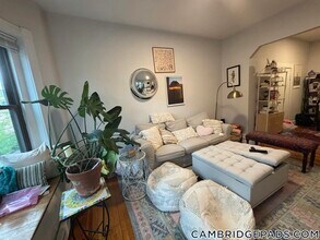 114 Willow St, Unit 3 in Cambridge, MA - Building Photo - Building Photo