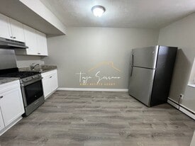 65 Shawmut St, Unit 2 in Chelsea, MA - Building Photo